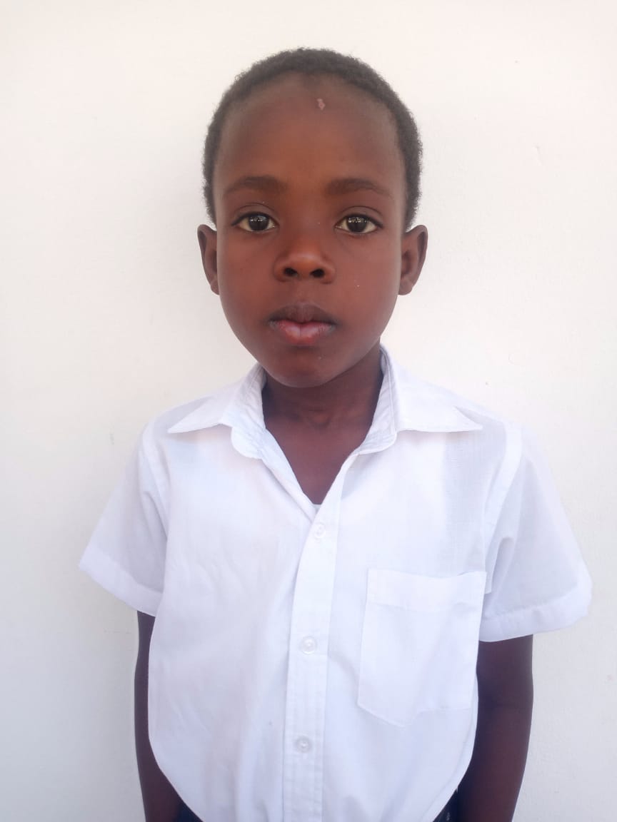 Rikenson Is seven years old. He has a younger sister and likes to help others.