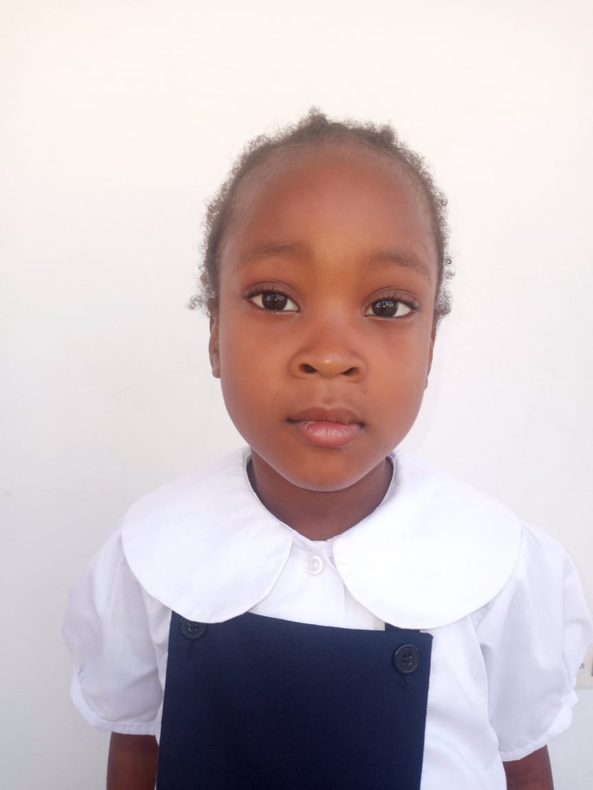 Samaila is 4 years old. She is the middle child and is sister to Cynthia. She likes to play “Frere Jacques” and Hide and Seek.